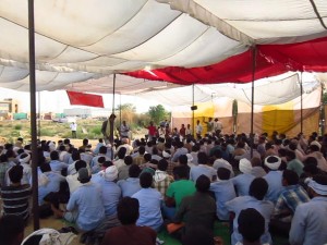 Ajay of 'Gurgaon Mazdoor Sangharsh Samiti' addressing the gathering of struggling workers