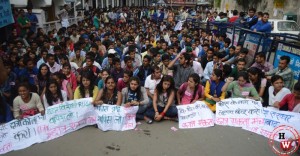 हिमाचल प्रदेश में फीस वृद्धि के विरूद्ध छात्रों का आन्‍दोलन 