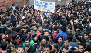 all-jk-rehbar-e-taleem-teachers-forum-protest-at-press-colony9